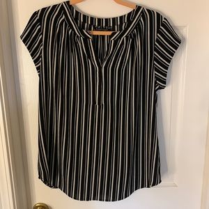 B&W Capped Sleeve Blouse